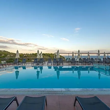 La Luna Hotel